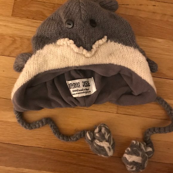 Shark hat - Picture 3 of 3